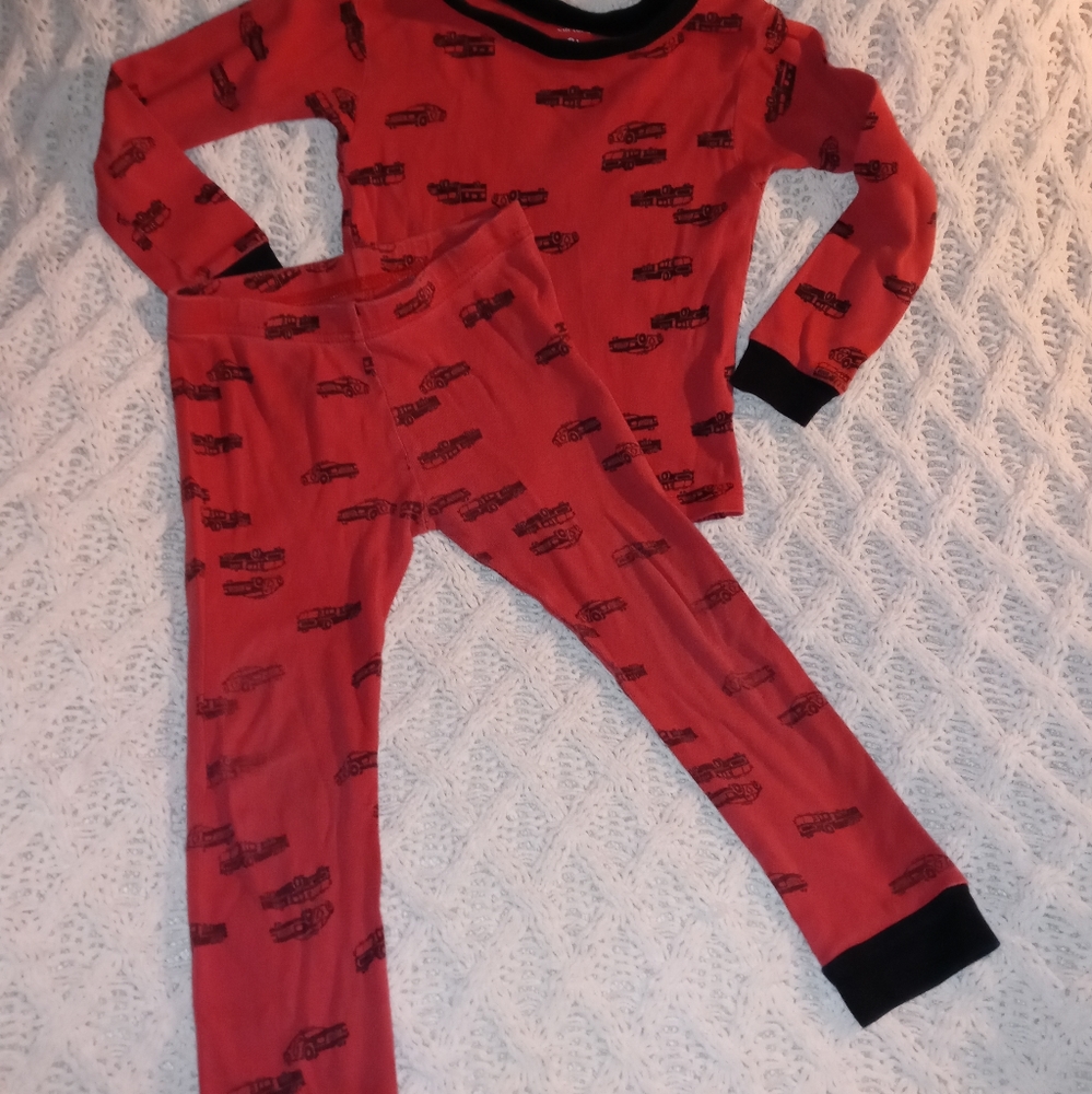 Carter's boys pajama set